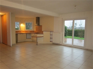 maison-villa à la location -   25115  POUILLEY-LES-VIGNES, surface 105 m2 location maison-villa - APR707558